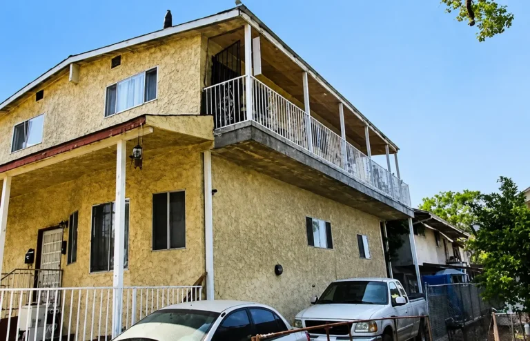 3-unit residential investment property in downtown Los Angeles funded with a $480,000 hard money loan by Independent Lending